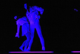 TEATRO NEGRO PRAGA - HILT